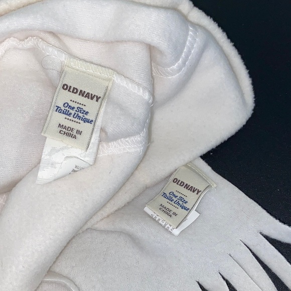 Old Navy Cream Scarf and Hat Set - Picture 2 of 14